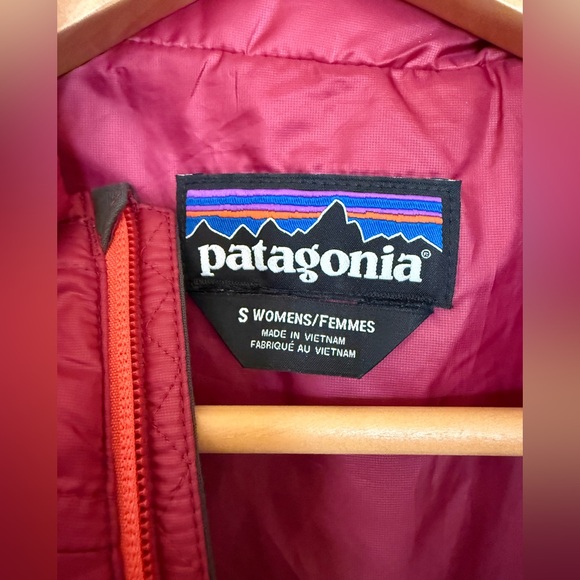 Patagonia Nano Puff size SMALL in Roamer Red with contrasting zippers. - Picture 4 of 8